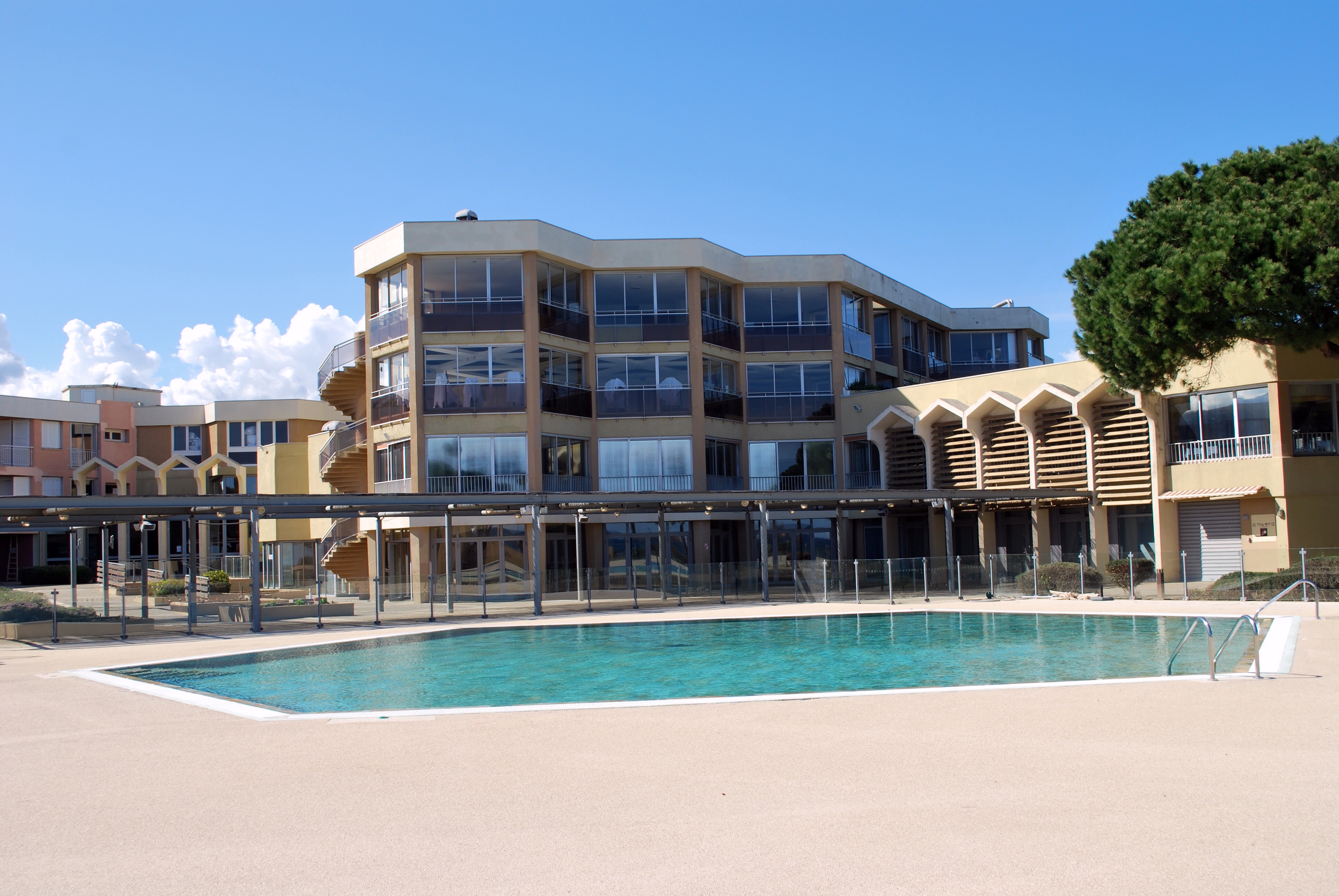 1 - EXT PISCINE JOUR 2